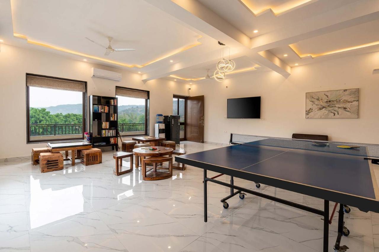 Brookvale Manor By Stayvista - Private Pool Haven With Endless Views & Indoor Fun Sohna Exterior photo