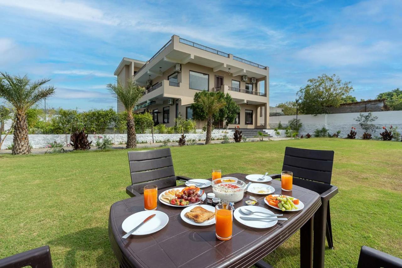 Brookvale Manor By Stayvista - Private Pool Haven With Endless Views & Indoor Fun Sohna Exterior photo